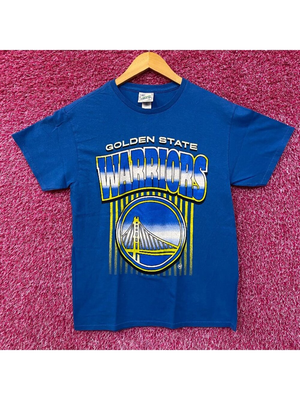 Golden State Warriors Retro Style Golden Gate Bridge NBA T-Shirt Small